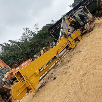 Excavator Telescopic Arm With Clamshell Bucket For Digging House Foundation
