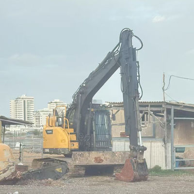Enhanced Excavator Telescopic Arm With Standard Bucket For Digging Soil